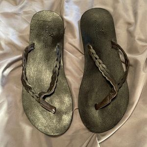 American eagle sandals
